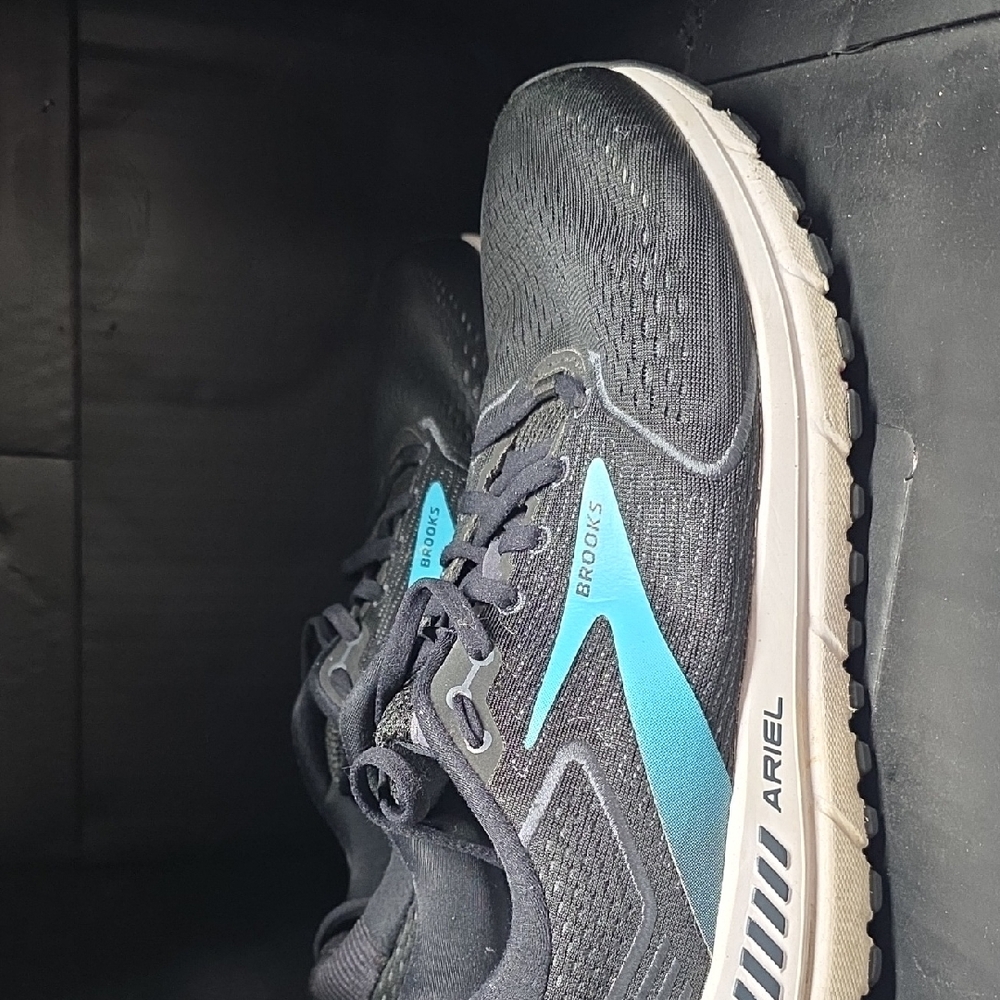 Brooks Ariel Womens Athletic Shoes - Black and Light Blue - Picture 9 of 9